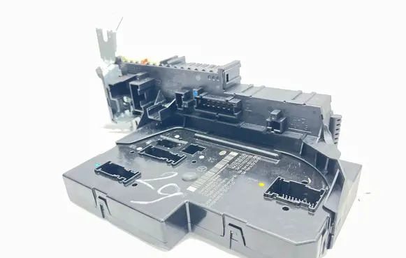Mercedes-Benz E W212 Fuse module 2129001506 2129011104 212900108