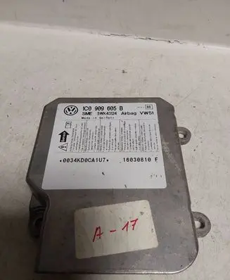 Volkswagen PASSAT B5 Airbag control unit/module 1C0909605B 5WK43124