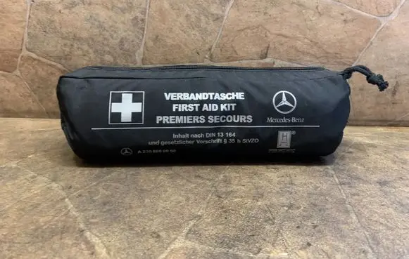 Mercedes-Benz SL R230 First aid kit A2308600050
