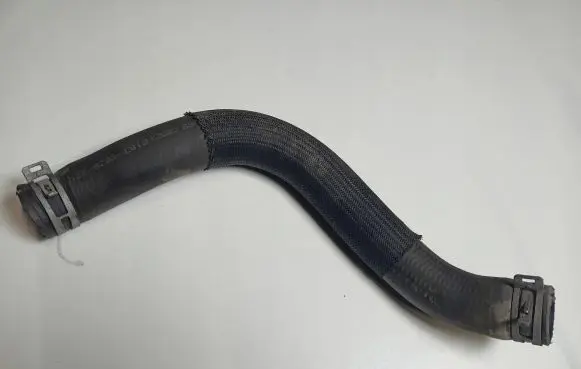 Ford Mustang V Engine coolant pipe/hose BR33-8B274-AB