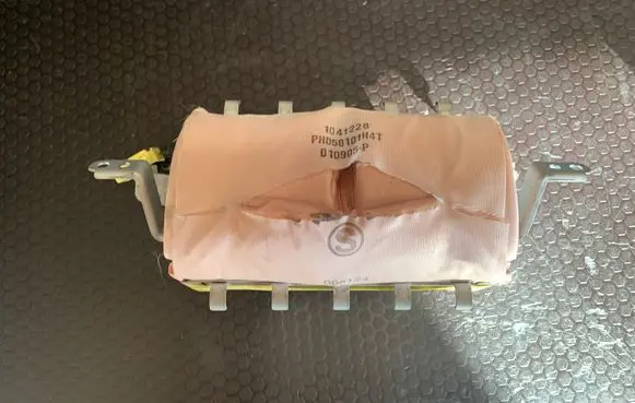Lexus IS 220D-250-350 Passenger airbag 1041228 010905P 010144T