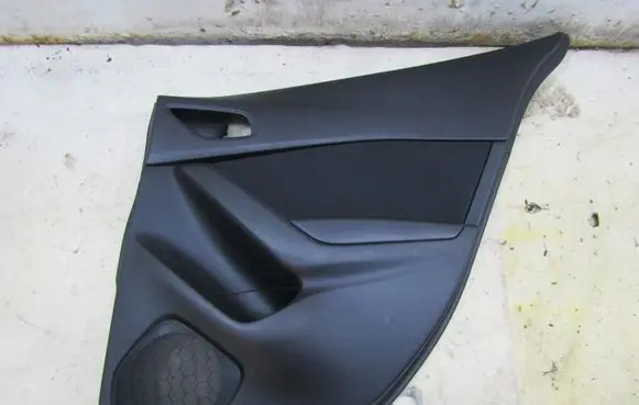 Mazda 3 III Tailgate/trunk side cover trim KRIS235789