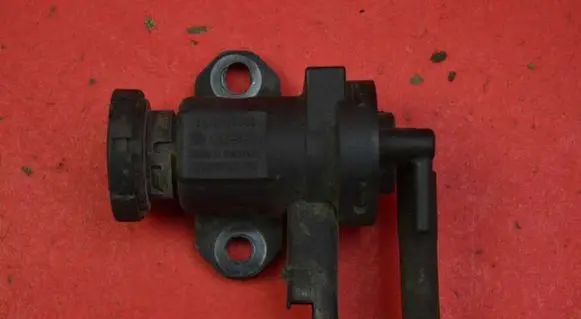 Peugeot 607 Vacuum valve 9635704380
