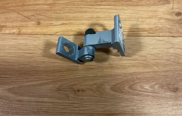 Volkswagen PASSAT B6 Rear door upper hinge 3C4833402 EDS0206DE