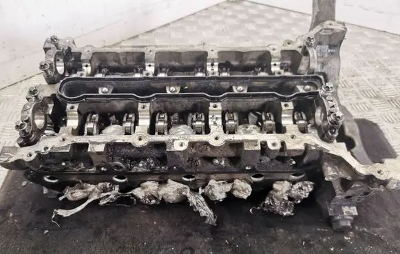 Mercedes-Benz B W245 Engine head R6400162201