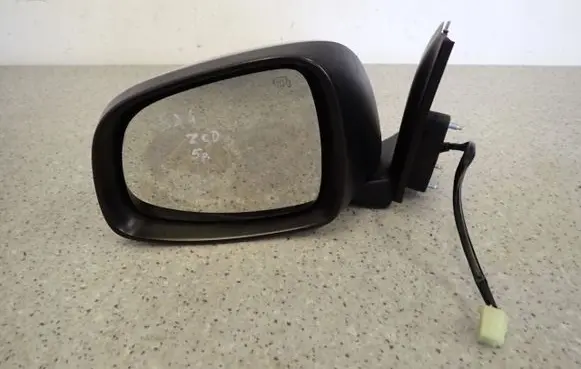 Suzuki SX4 Front door electric wing mirror 