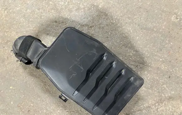 Intake resonator