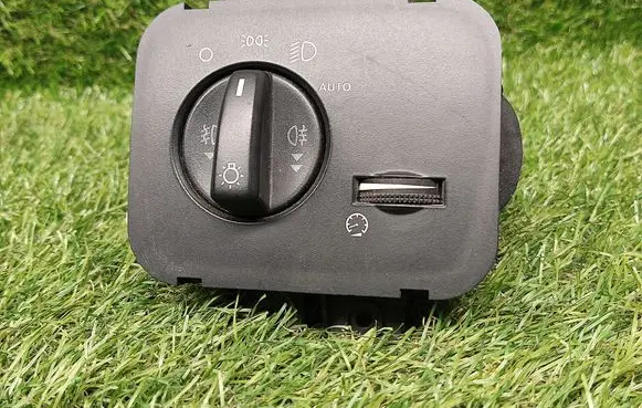 Land Rover Discovery 3 - LR3 Light switch YUD501480 YUD501480PVJ