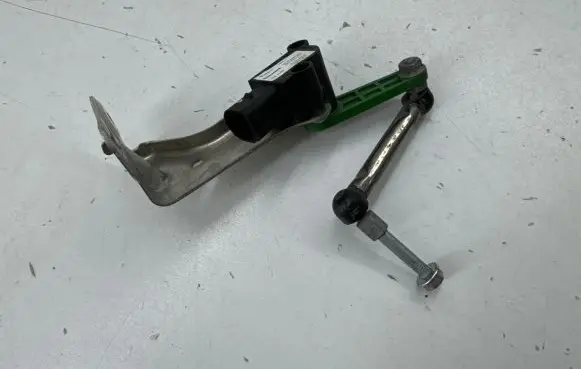 Tesla Model S Headlight/headlamp level sensor 100417300A 15160101412 600652300B