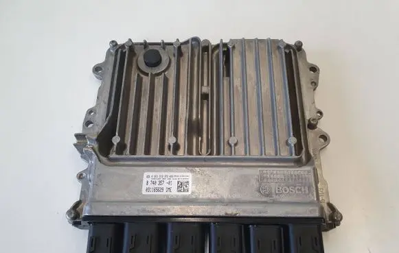 BMW 5 G30 G31 Engine control unit/module 8740357 031165629 0261S19972