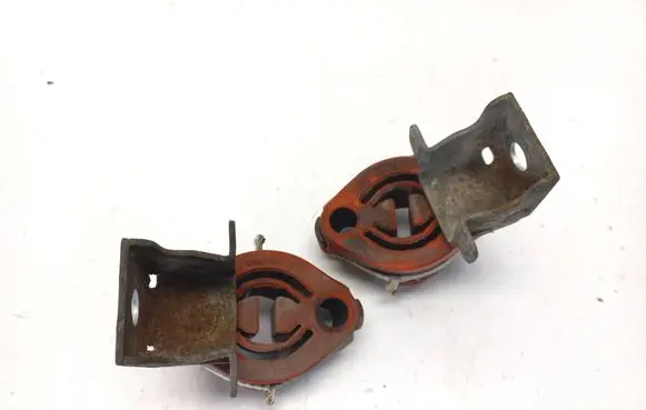 Porsche Cayenne (9Y0 9Y3) Muffler mount bracket/holder 4M0253147 4M0253147E