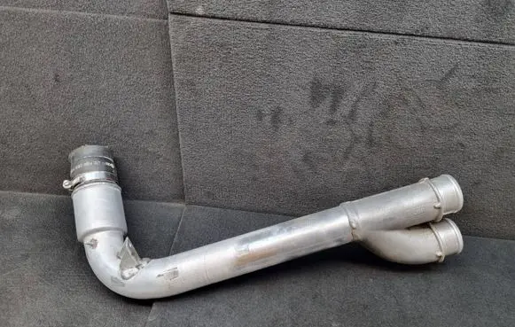Intercooler hose/pipe