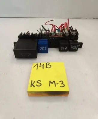 Volkswagen PASSAT B5.5 Other relay 121221