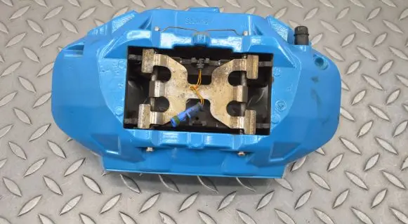 Mercedes-Benz C W205 Front brake caliper