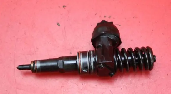 Skoda Superb B5 (3U) Fuel injector 038130073A