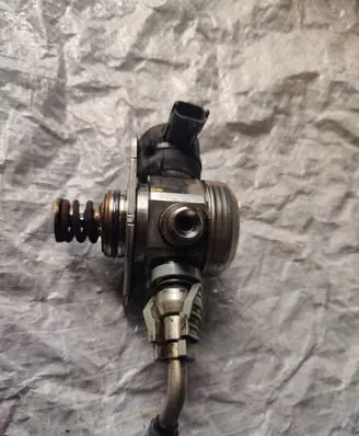 Hyundai i30 Fuel injection high pressure pump 0261520305