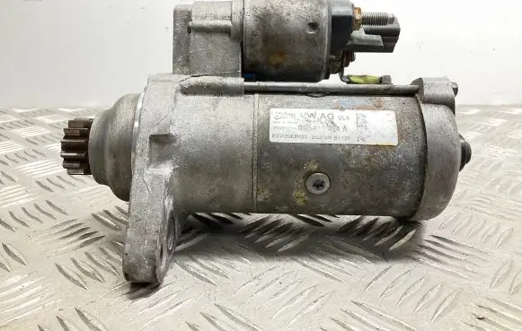 Volkswagen Jetta VI Starter motor 02Z911024A