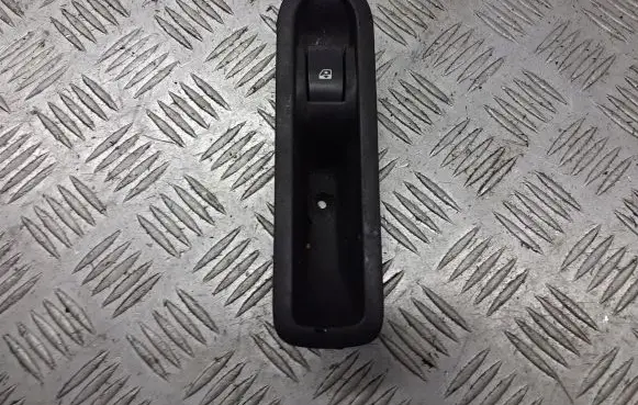 Renault Megane I Quarter vent window switch 156013870