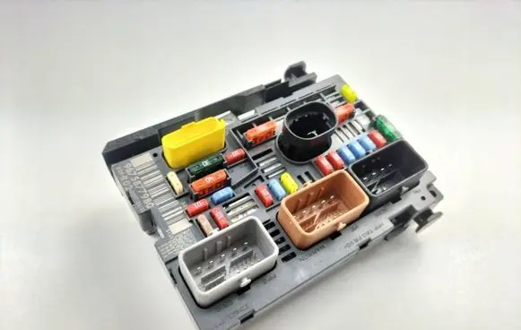 Citroen Berlingo Fuse box set 9675877980