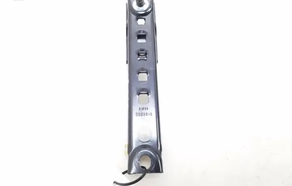 Opel Insignia A Seat belt height adjuster 