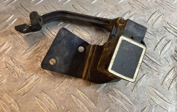 Mercedes-Benz GL X164 Air suspension front height level sensor A0105427717