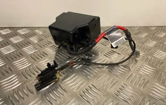 Mercedes-Benz C W204 Battery relay fuse A0035422619 A2045409813