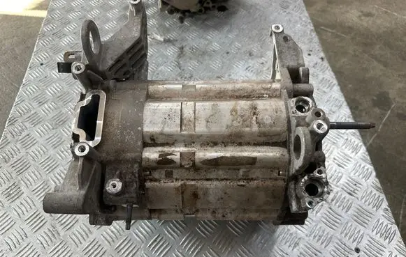 Opel Vivaro Electric car motor 5002700 10STDD psa