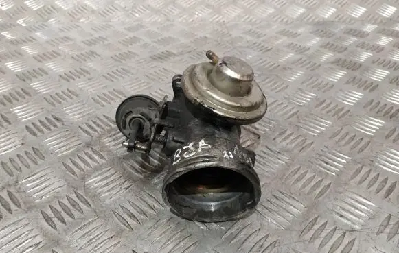 Volkswagen Caddy EGR valve 03G129637 03G131501A