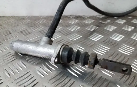 Audi A6 S6 C4 4A Clutch master cylinder 4A0721401