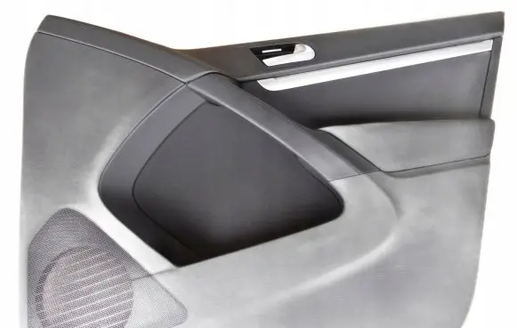 Volkswagen Tiguan Front door card panel trim