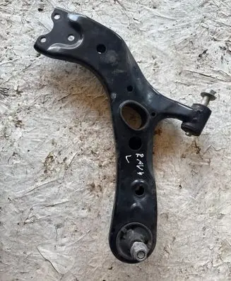 Toyota RAV 4 (XA40) Front lower control arm/wishbone