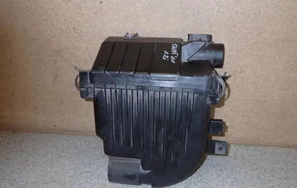 Suzuki Swift II Air filter box cover 