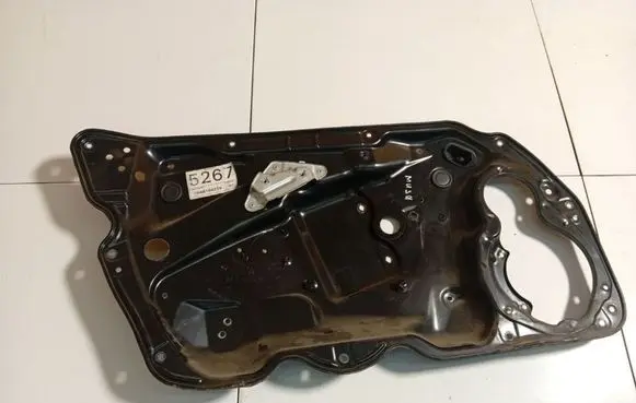 Volkswagen PASSAT B6 Front door electric window regulator 3C1837755F