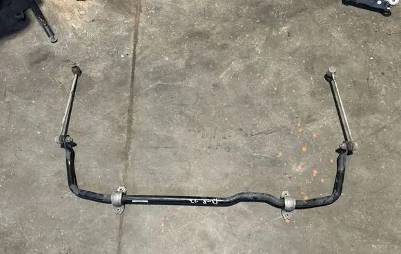 Volkswagen PASSAT B8 Front anti-roll bar/sway bar 3Q0411303A