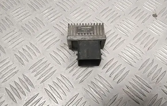 Peugeot 307 Glow plug pre-heat relay 964046980