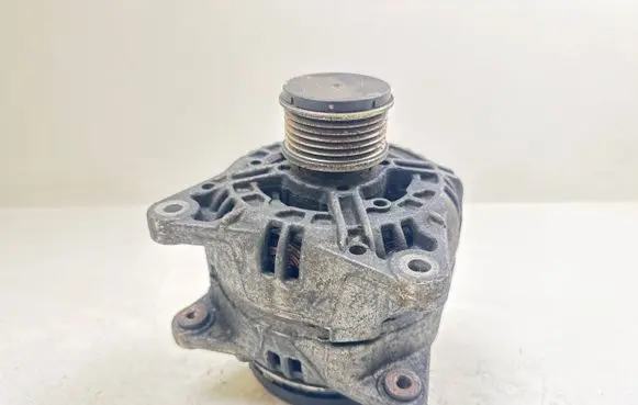 Nissan Qashqai Generator/alternator 8200390667 0124525082