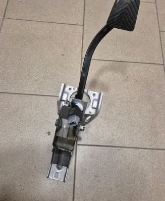 Hyundai i30 Brake pedal 32800G4100