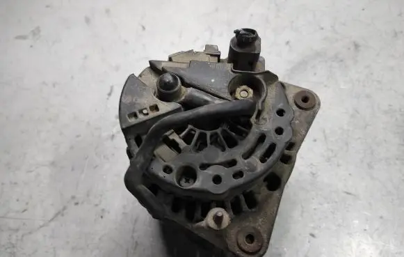 Volkswagen Golf IV Generator/alternator 038903023L