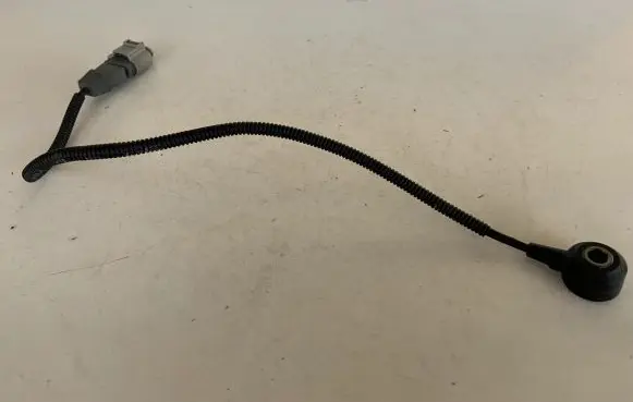 Audi A6 S6 C7 4G Detonation knock sensor 06E905377C