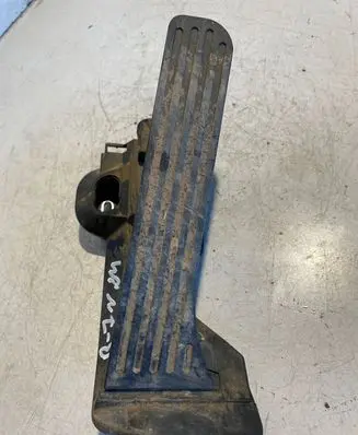 Volkswagen PASSAT B7 Accelerator throttle pedal 1K2721503AJ 6PV01104005