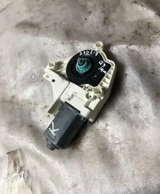 Audi Q3 8U Front door window regulator motor 8k0959801b