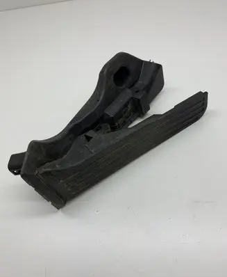 Volkswagen Golf Plus Accelerator throttle pedal 1K1721503M 6PV00889000