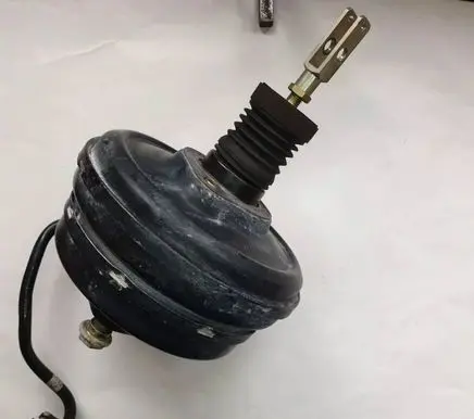 Audi A8 S8 D2 4D Brake booster 4D0612105A