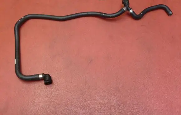BMW 1 F20 F21 Engine coolant pipe/hose 7647293