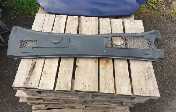 Audi A6 Allroad C6 Wiper trim 4F1819447