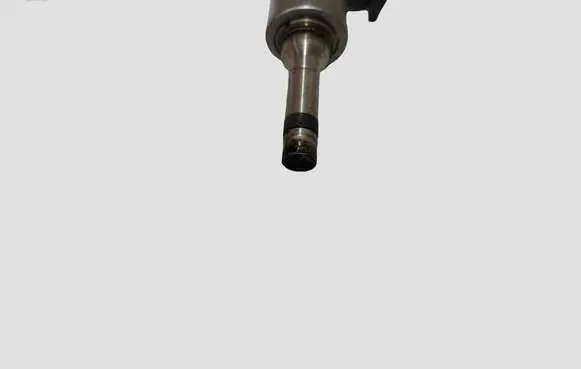 Volkswagen Golf VII Fuel injector 04E906036AF