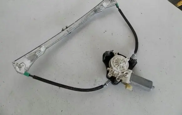 Renault Thalia I Front door window regulator with motor 