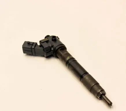 Volvo V40 Fuel injector VEA132370010AAB 06R17592