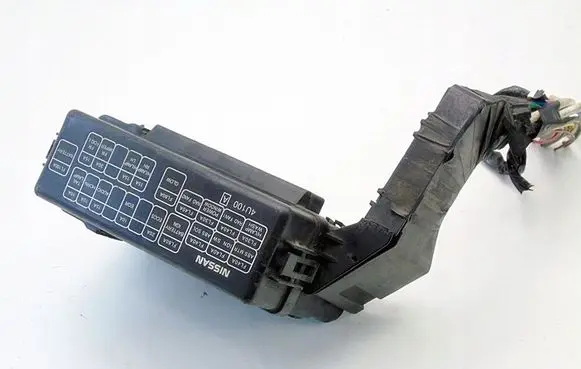 Nissan Almera Tino Fuse box set