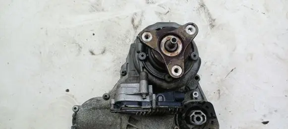 BMW 7 F01 F02 F03 F04 Gearbox transfer box case